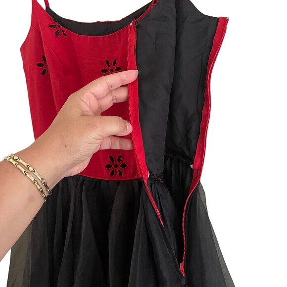 Betsy Johnson Evening Dress Size S Red Embroidered Top Black Puffy Chiffon Skirt - Picture 5 of 13